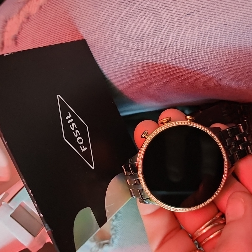 Brand new fossil watch only tried on and never worn.